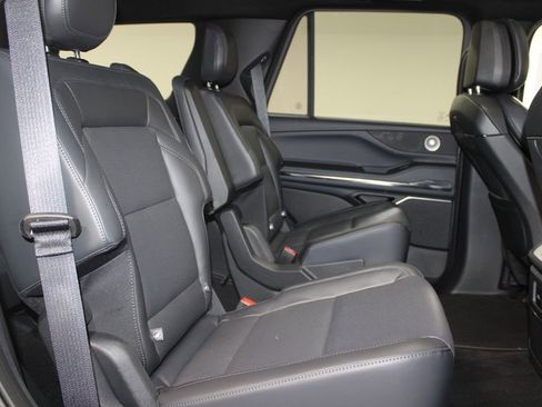 New 2025 Lincoln Navigator Reserve w/ Jet Appearance Package image 32