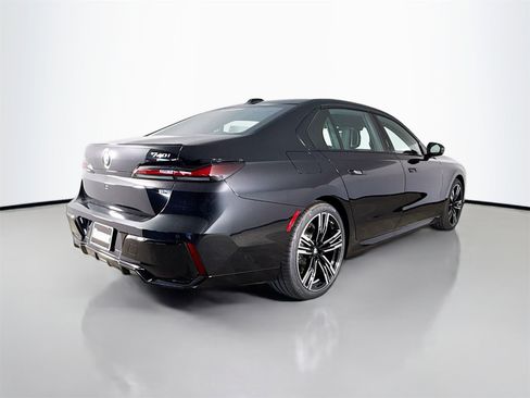 New 2026 BMW 740i image 7