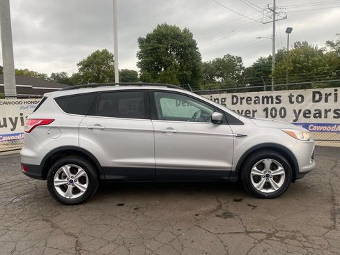 Used 2014 Ford Escape SE w/ Leather Comfort Package AWD/4WD image 2