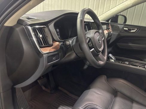 Used 2023 Volvo XC60 B6 Ultimate w/ Climate Package image 17