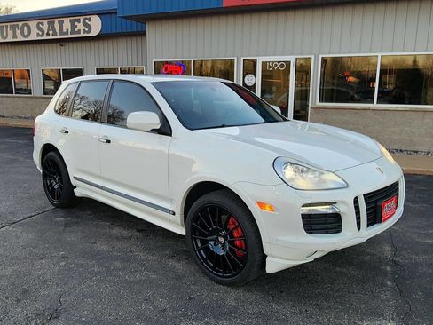 Used 2010 Porsche Cayenne GTS image 14
