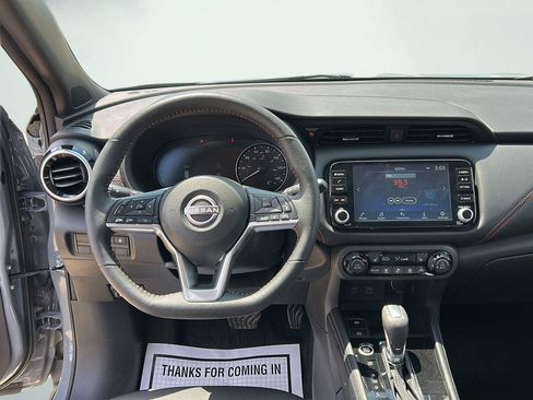 Used 2023 Nissan Kicks SR w/ SR Premium Package FWD image 7