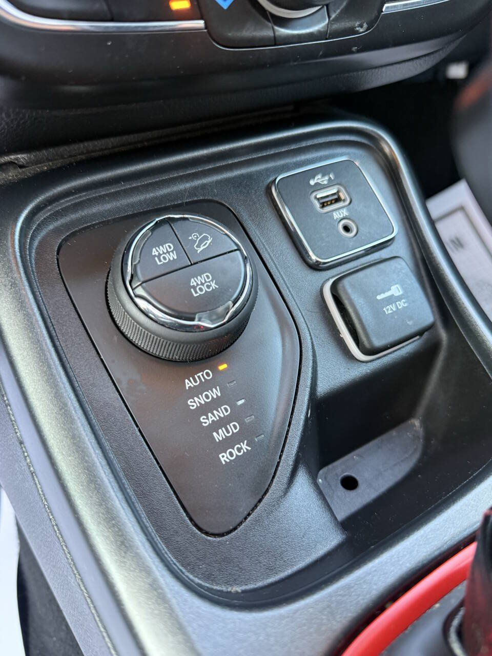 Used 2020 Jeep Compass Trailhawk AWD/4WD image 32