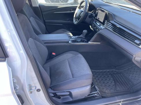Used 2025 Toyota Camry SE image 47