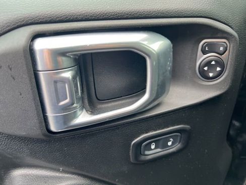 Used 2021 Jeep Gladiator Sport image 26