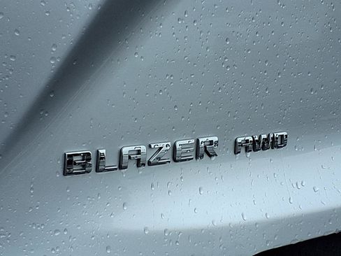Used 2021 Chevrolet Blazer LT AWD/4WD image 2