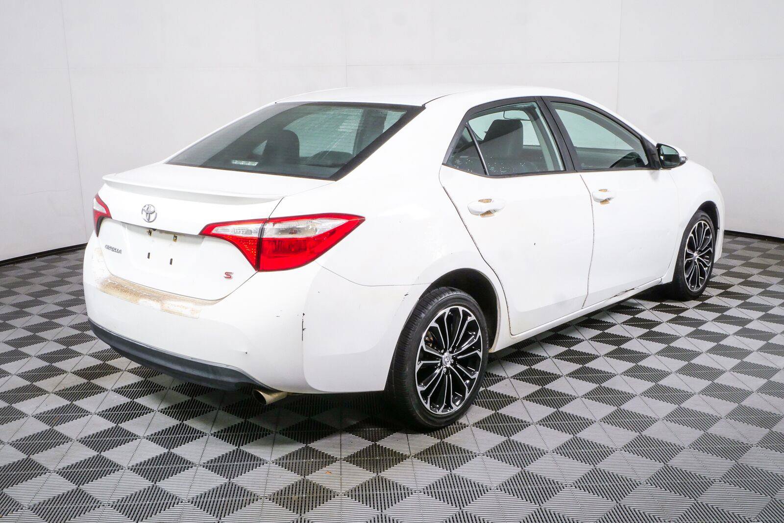 Used 2014 Toyota Corolla S FWD image 3