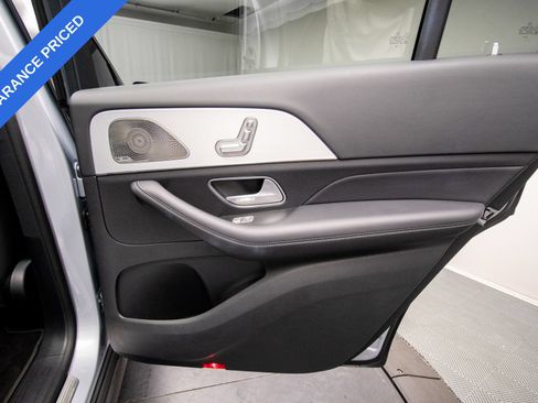 Used 2025 Mercedes-Benz GLS 450 4MATIC image 36