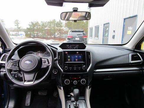 Used 2023 Subaru Forester Premium AWD/4WD image 10