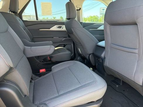 New 2026 Ford Explorer Active RWD image 14
