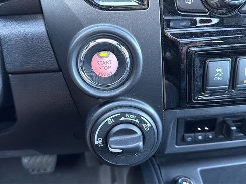 Used 2021 Nissan Titan PRO-4X w/ Pro-4x Convenience Package AWD/4WD image 18