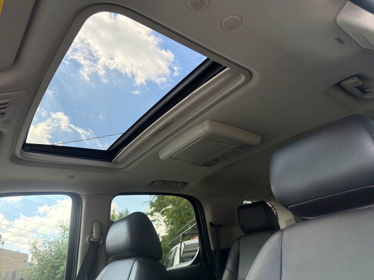Used 2013 Cadillac Escalade Luxury AWD/4WD image 36