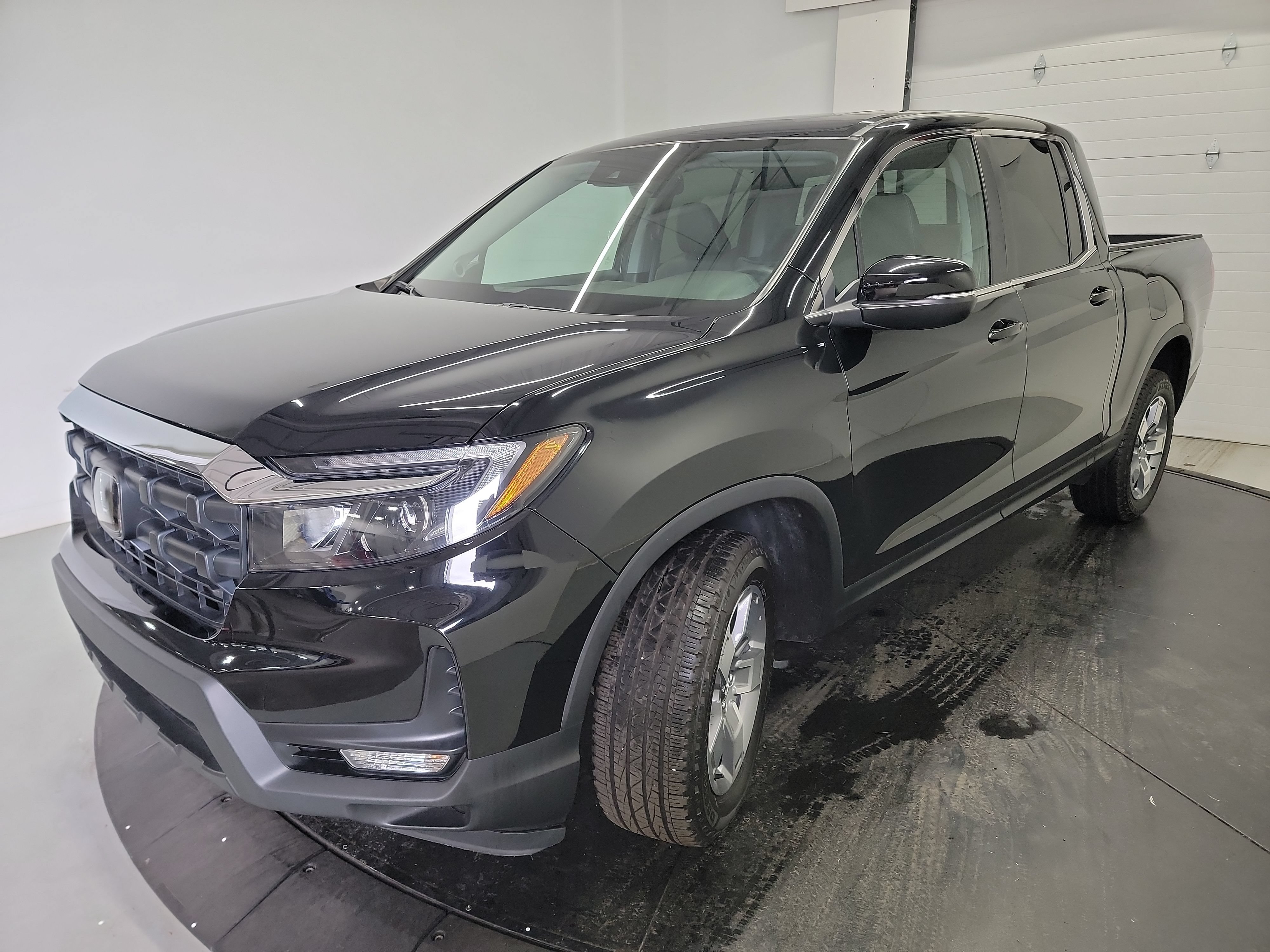 Used 2025 Honda Ridgeline RTL image 3