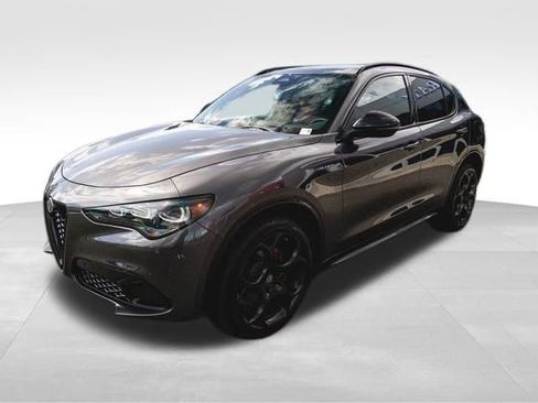 New 2025 Alfa Romeo Stelvio Sprint image 16