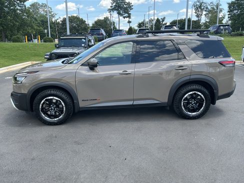 Used 2023 Nissan Pathfinder Rock Creek AWD/4WD image 7