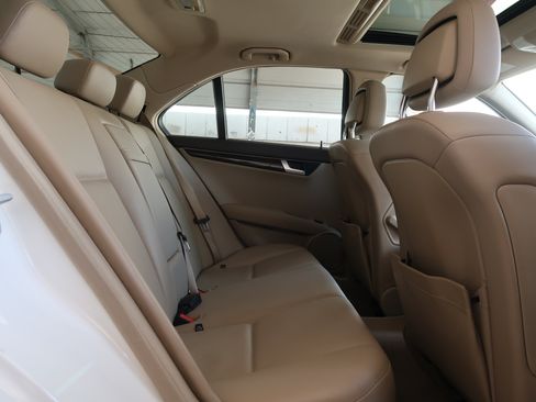 Used 2013 Mercedes-Benz C 250 Sedan image 32