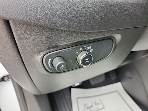 Used 2024 Chevrolet Equinox LT image 27