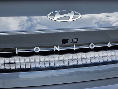 Used 2023 Hyundai Ioniq 6 SEL image 15