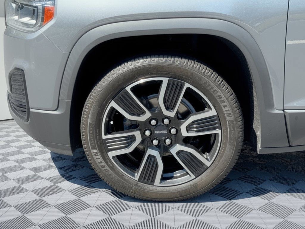 Used 2021 GMC Acadia SLE w/ Driver Convenience Package FWD image 13