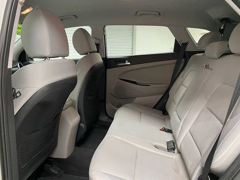 Used 2020 Hyundai Tucson SE image 11