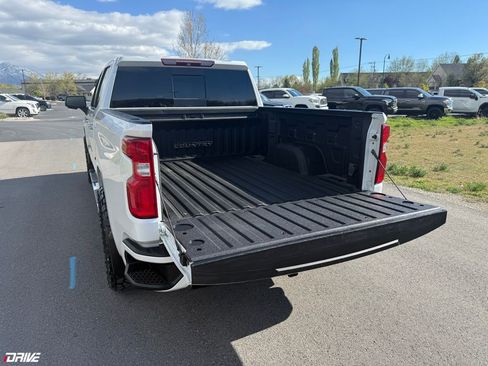 Used 2019 Chevrolet Silverado 1500 High Country w/ Technology Package AWD/4WD image 13