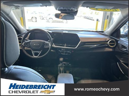 Used 2024 Chevrolet Trax ACTIV w/ Sunroof Package FWD image 16