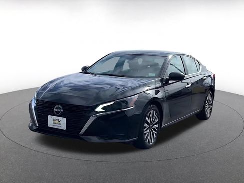Used 2025 Nissan Altima 2.5 SV FWD image 5