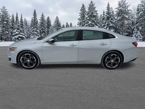 Used 2020 Chevrolet Malibu LT image 2