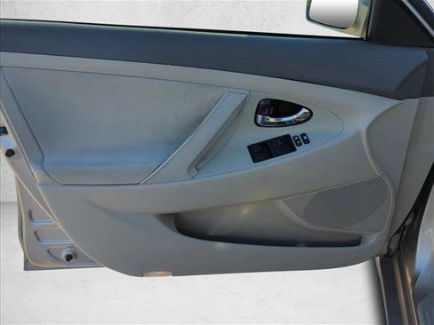 Used 2009 Toyota Camry LE image 7