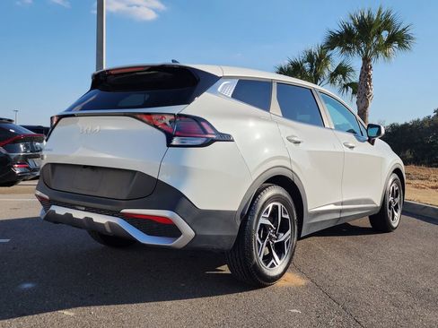 Used 2024 Kia Sportage LX image 5