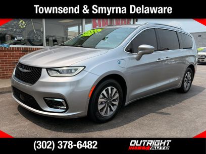 Used 2021 Chrysler Pacifica Touring-L