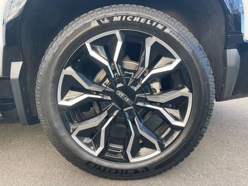 Used 2024 GMC Sierra EV Denali image 35