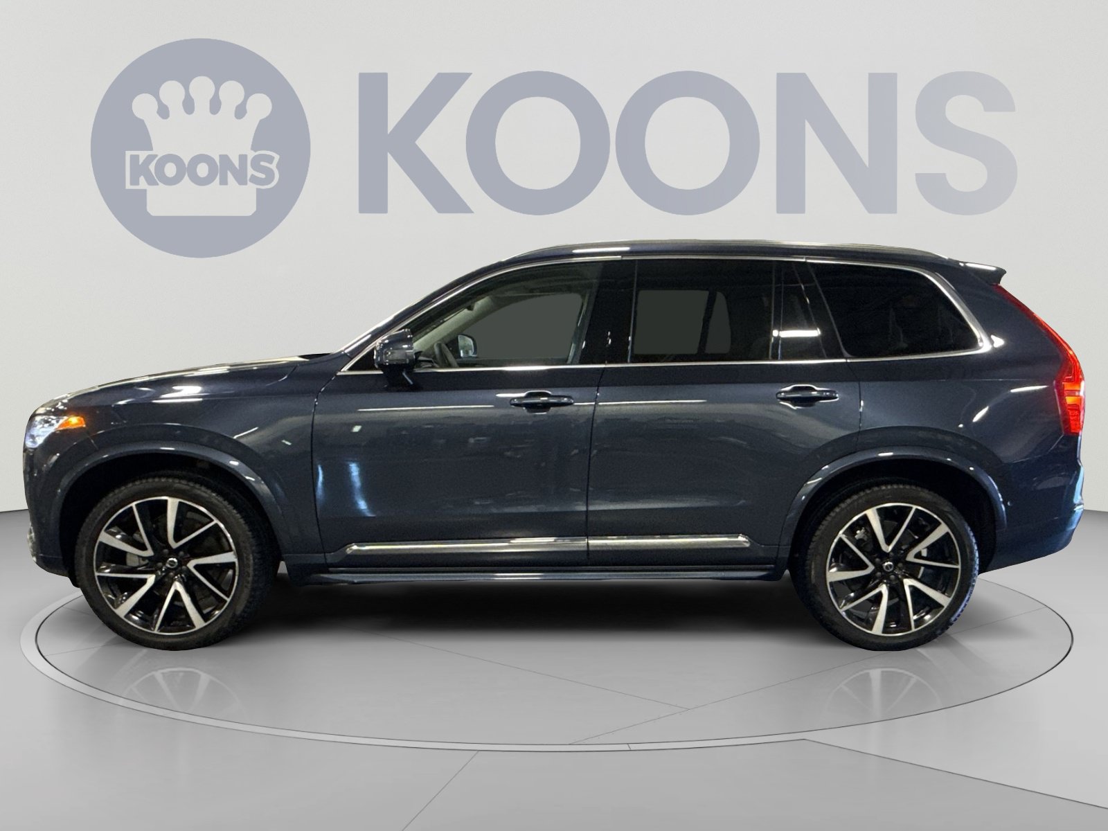 Used 2024 Volvo XC90 B5 Plus AWD/4WD image 2