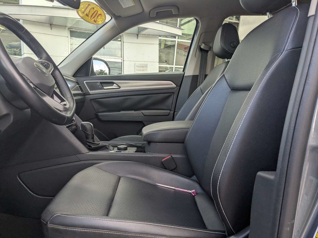 Used 2021 Volkswagen Atlas SEL AWD/4WD image 2