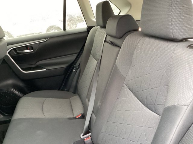 Used 2020 Toyota RAV4 XLE w/ Convenience Package AWD/4WD image 18