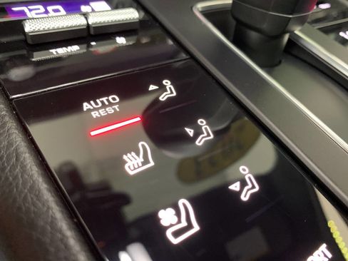 Used 2023 Porsche Macan image 19