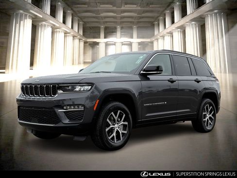 Used 2025 Jeep Grand Cherokee Limited w/ Trailer Tow Package image 9