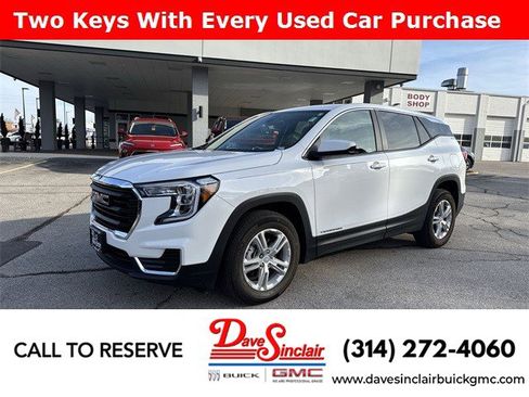 Used 2022 GMC Terrain SLE image 1