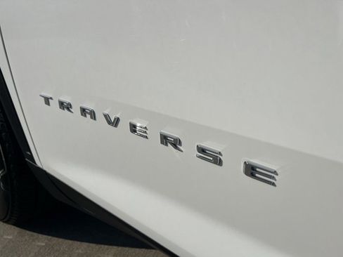 New 2025 Chevrolet Traverse LT w/ LPO, Floor Liner Package image 32