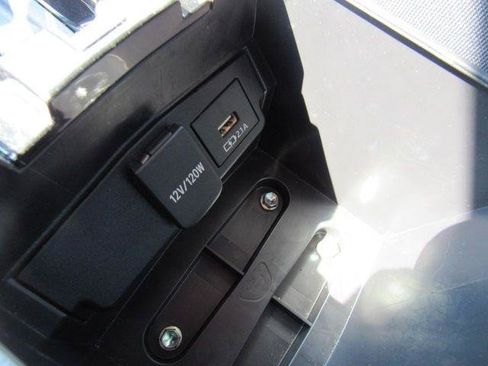 Used 2021 Toyota Corolla LE FWD image 31