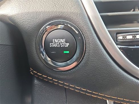 Certified 2022 Chevrolet Trax LT w/ Driver Confidence Package image 17