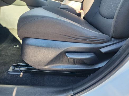 Used 2019 Toyota RAV4 XLE image 25