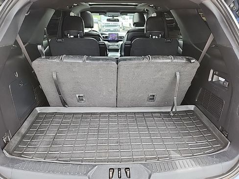 Used 2020 Ford Explorer XLT w/ Equipment Group 202A AWD/4WD image 41