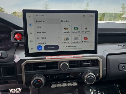 Used 2024 Toyota Tacoma TRD Sport image 19