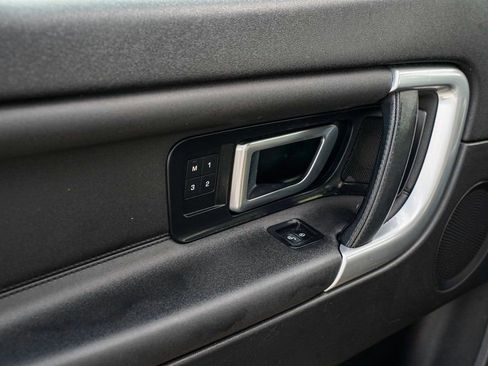 Used 2016 Land Rover Discovery Sport HSE image 10