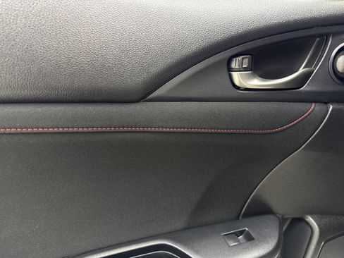 Used 2018 Honda Civic Type R image 38