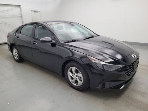 Used 2023 Hyundai Elantra SE FWD image 11