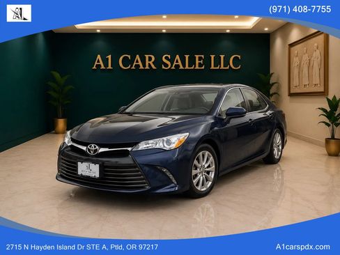 Used 2017 Toyota Camry XLE FWD image 1