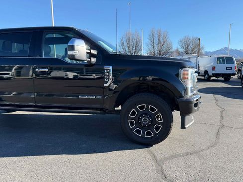 Used 2022 Ford F350 Platinum image 10
