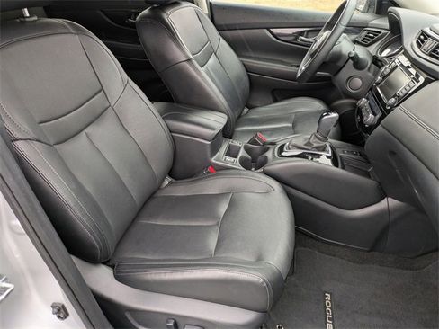 Used 2019 Nissan Rogue SL image 39